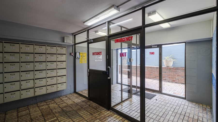 To Let 1 Bedroom Property for Rent in Humewood Eastern Cape